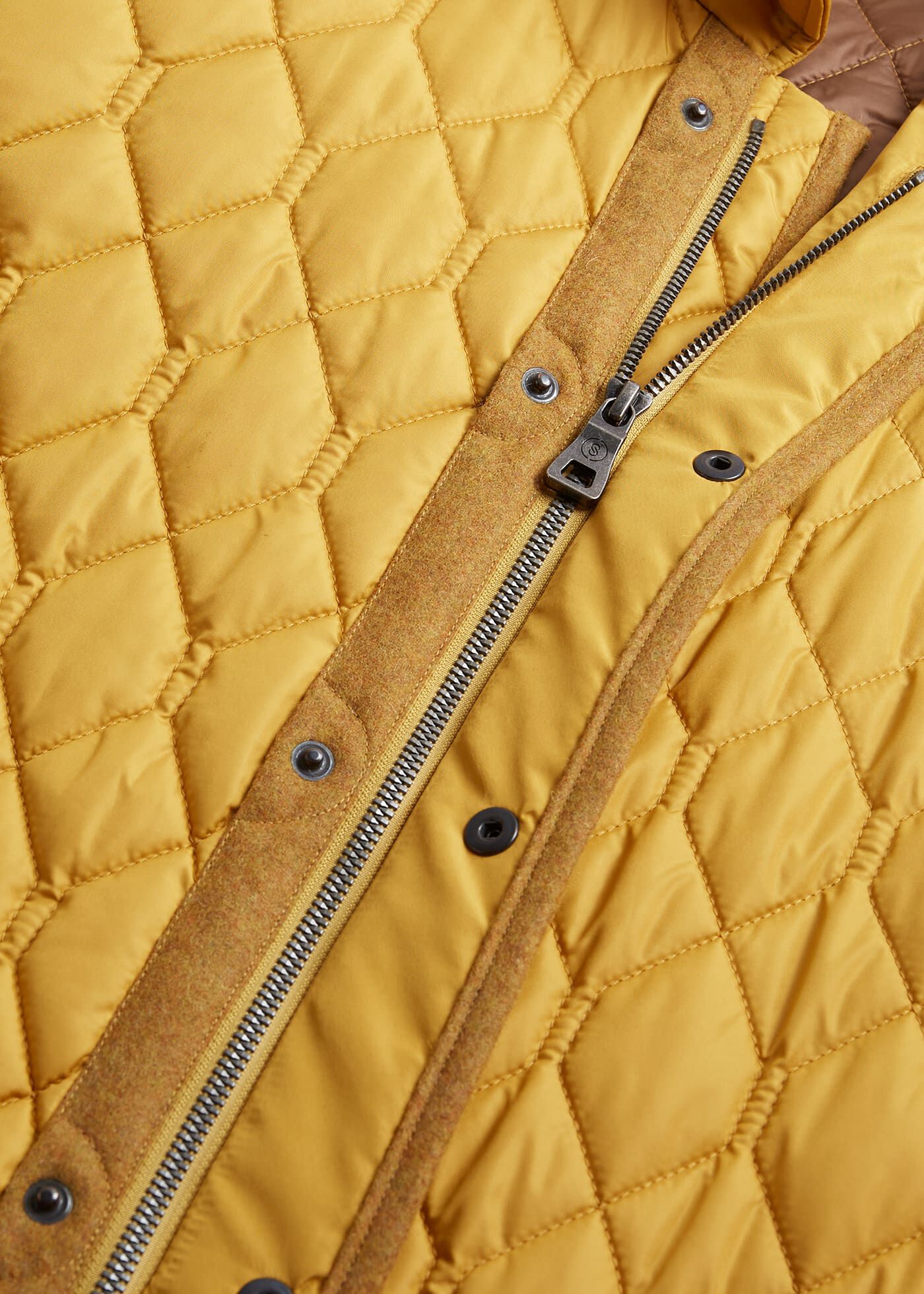 Nylon Quilted Barn Coat