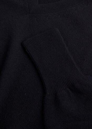 Paul Stuart Classic Cashmere V-Neck Sweater