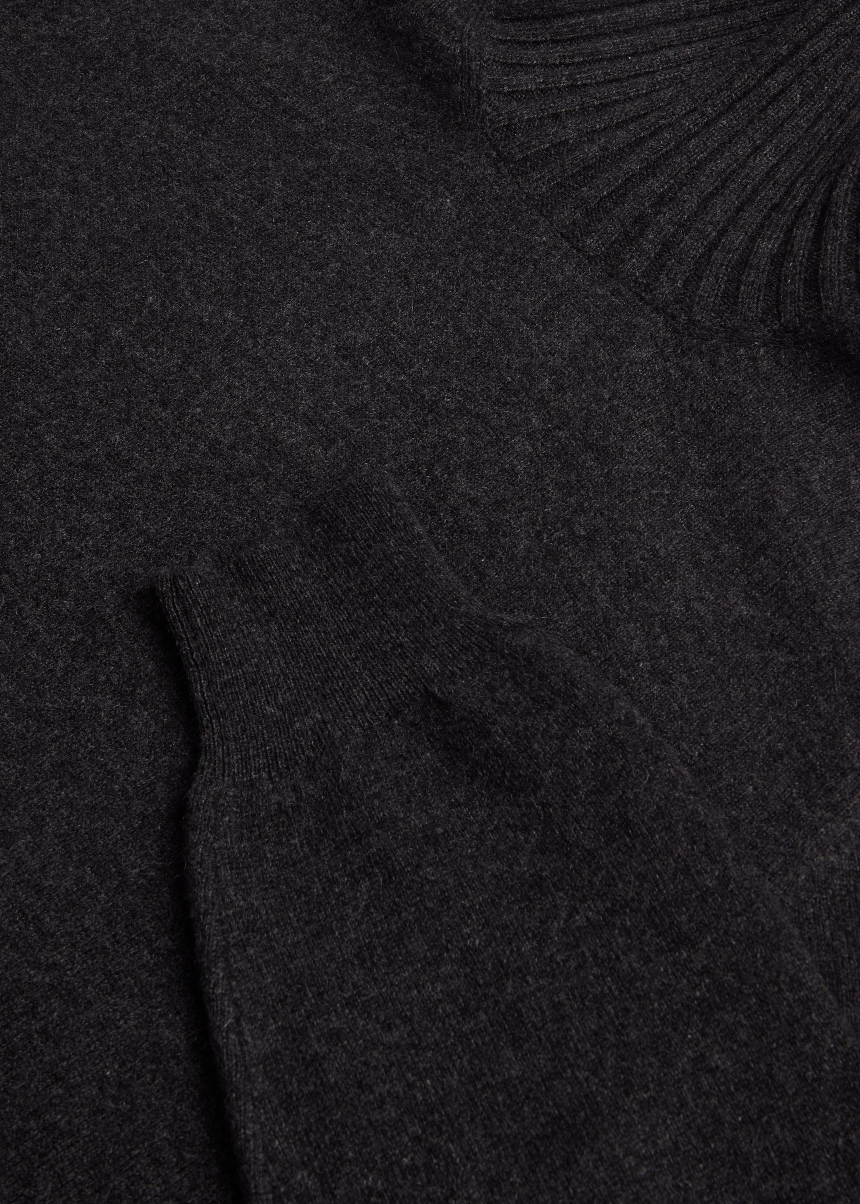 Cashmere Solid Turtleneck Sweater