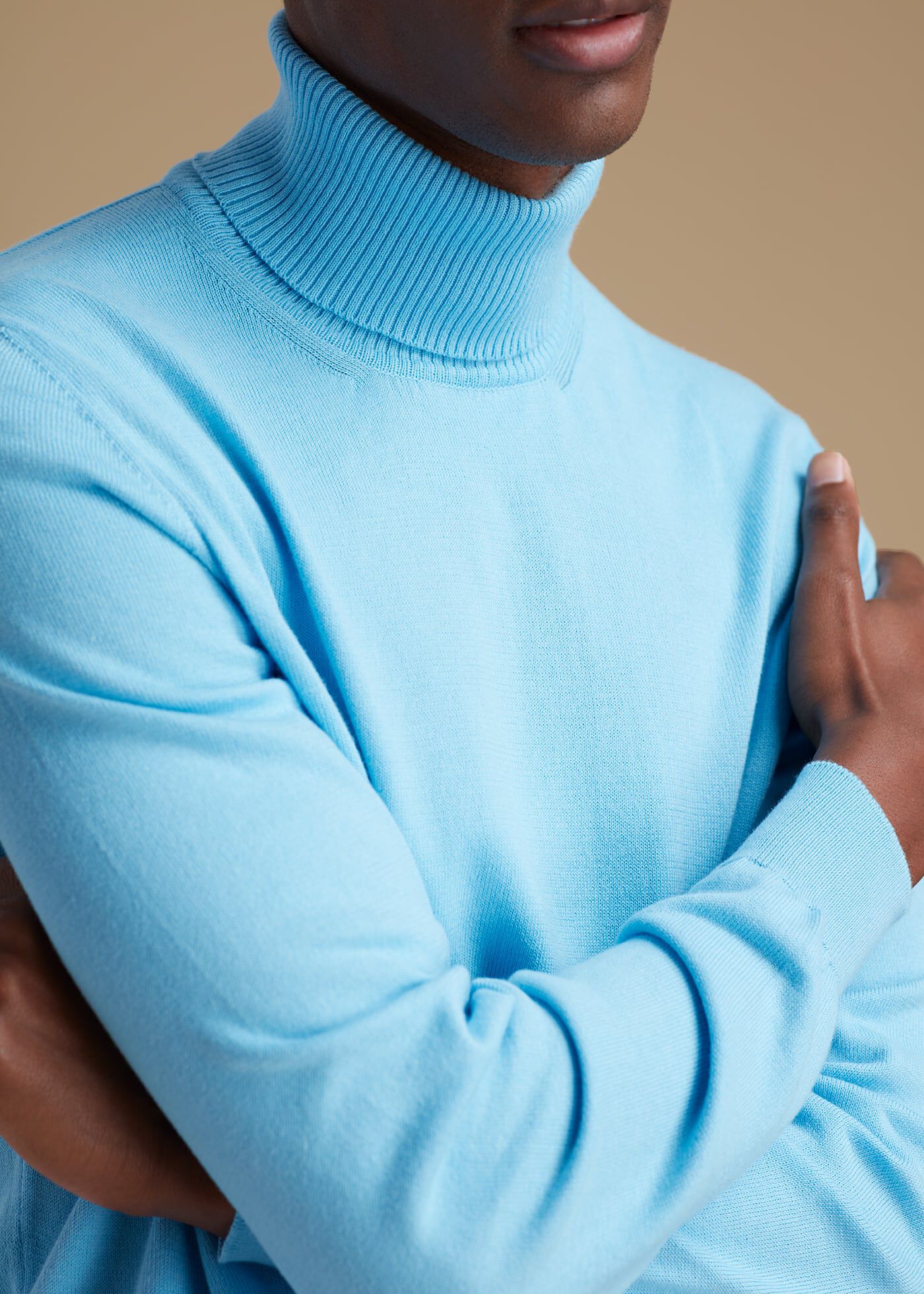 Light blue turtle top neck
