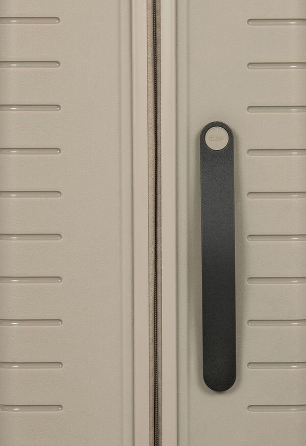 Paul Stuart B| Y Ulisse 28" Expandable Spinner, image 5