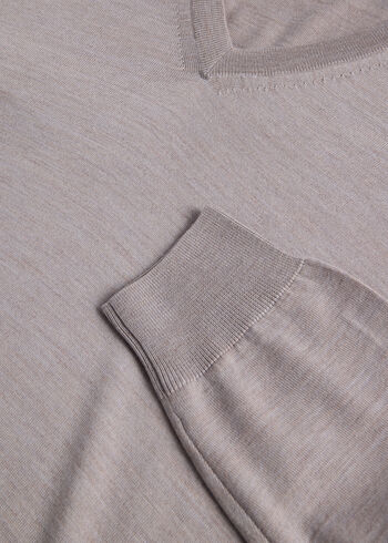 Paul Stuart Essential Merino Wool V-neck Sweater