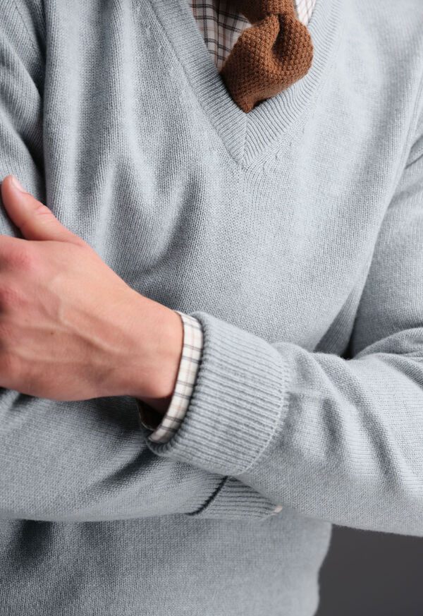Paul Stuart Classic Cashmere V-Neck Sweater, image 3