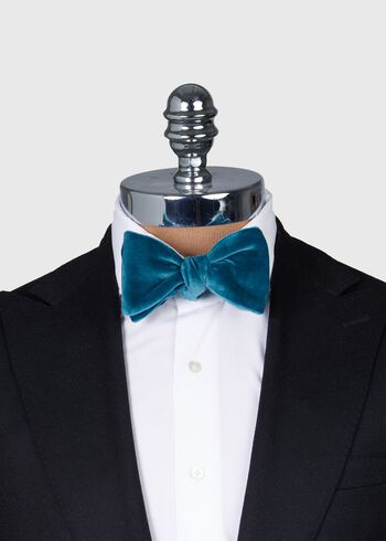 Paul Stuart Blunt Edge Velvet Bow Tie
