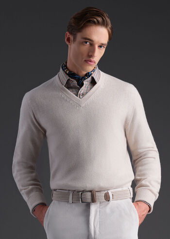 Paul Stuart Classic Cashmere V-Neck Sweater